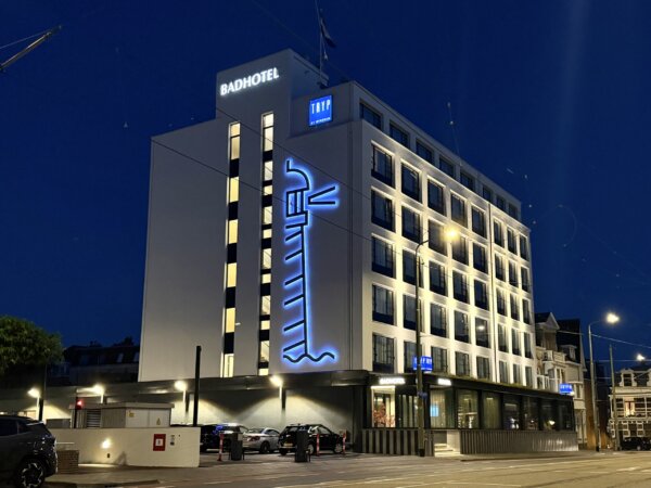 TRYP Badhotel The Hague Scheveningen by night – 02